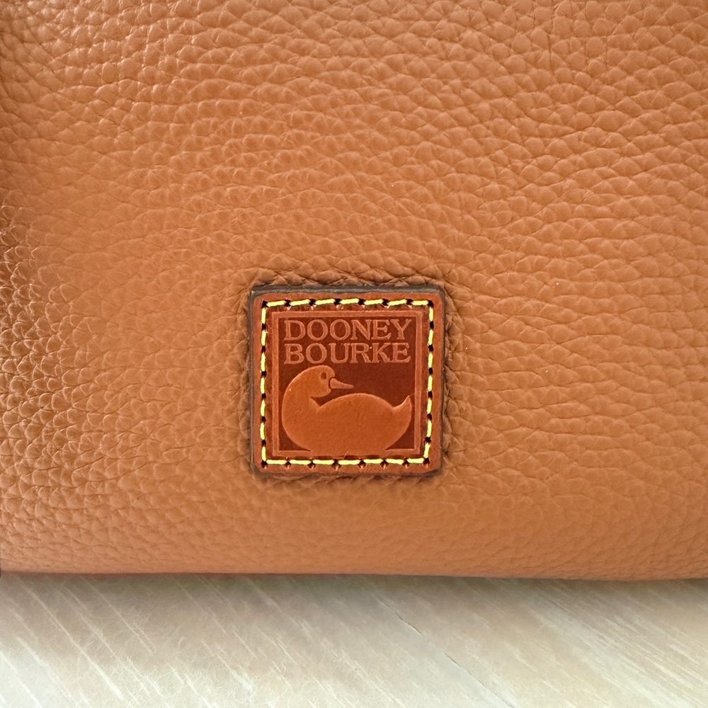 Dooney & Bourke - Pebble Grain Hobo Bag - Picture 4 of 9
